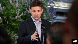 Заместитель пресс-секретаря Белого дома Джош Эрнест (архивное фото)