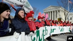 支持墮胎人士早前到美國最高法院集會紀念1973年將墮胎合法化