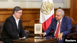 資料照片：墨西哥總統奧布拉多爾和外長埃布拉德與美國前總統特朗普討論疫苗問題（2020年4月17日）