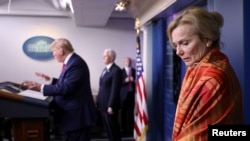 资料照片:伯克斯医生参加特朗普总统主持的白宫新冠病毒疫情每日记者会。(2020年4月3日)