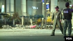 警方在曼谷市爆炸現場調查