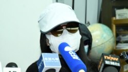 被控偷越邊境的李子賢媽媽李太太表示，兒子的控罪最高刑罰監禁一年， 希望法庭判刑愈輕愈好，讓兒子可以在一個多月後的農曆新年前返回香港。(美國之音湯惠芸)