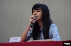 浸會大學學生會退出學聯行動組成員湯偉圓表示，學聯在雨傘運動的決策問題，是引發多間大學學生考慮退出學聯的導火線 （美國之音 湯惠芸攝）