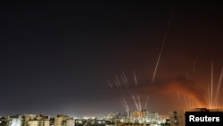 以色列城鎮2021年5月12日清晨繼續受到來自加沙的火箭彈襲擊。（路透社）