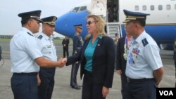 美國空軍部長詹姆斯2016年8月21日抵達菲律賓訪問（ 菲律賓空軍照片）