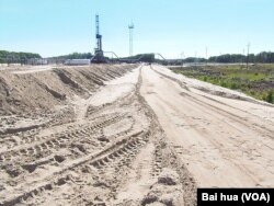 俄羅斯西伯利亞北部的一處油井(美國之音白樺 拍攝)