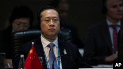 ແຟ້ມພາບ - ທ່ານ ໝ່າ ຈ້າວຊູ ຮອງລັດຖະມົນຕີກະຊວງການຕ່າງປະເທດຂອງຈີນ ເຂົ້າຮ່ວມກອງປະຊຸມລັດຖະມົນຕີການຕ່າງປະເທດ G20 ທີ່ນະຄອນ Rio de Janeiro ປະເທດບຣາຊິລ, ວັນທີ 21 ກຸມພາ 2024. ທ່ານ ໜ່າ ມີກຳນົດຈະພົບປະກັບຮອງລັດຖະມົນຕີການຕ່າງປະເທດສະຫະລັດ ທ່ານ ເຄີດ ແຄັມເບລ ໃນວັນທີ 31 ພຶດສະພາ 2024.