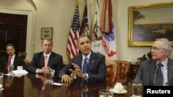 美國總統奧巴馬星期五在白宮主持一個跨黨派會議討論經濟問題。
