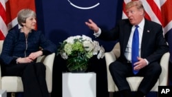 川普總統在2018年1月的達沃斯經濟論壇期間與英國首相特蕾莎.梅會談
