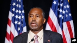 资料照片：美国共和党总统参选人卡森2015年11月16日在内华达州汉德尔森的一次新闻发布会上讲话。 