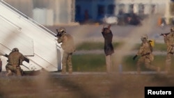 利比亞飛機的兩名劫機者向警察投降（2016年12月23日）