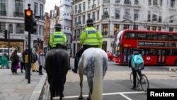 伦敦购物区摄政街。(2020年11月1日)