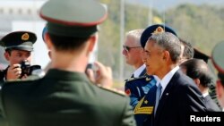 美国总统奥巴马抵达中国杭州萧山国际机场出席G20峰会。 （2016年9月3日）