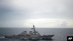 美軍海軍DDG-73迪凱特號導彈驅逐艦在南中國海航行 （2016年10月13日資料照）