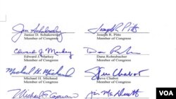 部分议员的签名(美国之音杨晨拍摄)