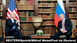 俄羅斯總統普京和美國總統拜登出席美俄峰會。