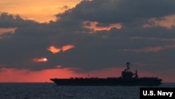 资料照片-美国海军斯坦尼斯航空母舰在南中国海航行。（2019年2月25号）