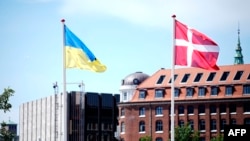 Флаги Украины и Дании в Копенгагене, июнь 2023 