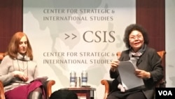 高雄市長陳菊與戰略及國際研究中心研究員葛來儀 (美國之音鍾辰芳拍攝)