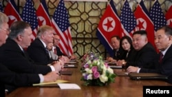 美国和朝鲜官员2019年2月28日在越南河内参加特朗普总统和朝鲜领导人金正恩第二次峰会的扩大会议