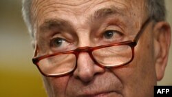 2023年12月12日，美國參議院多數黨領袖舒默在美國國會大廈舉行的記者會上發表演說。 （法新社照片）