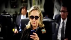 克林頓就使用私人電郵服務器接受FBI詢問