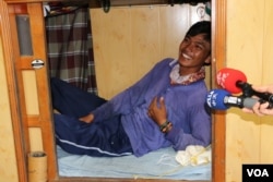 渔船上船员休息的狭小船舱