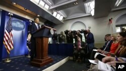 美國總統奧巴馬星期一在白宮講述如何準備應對桑迪颶風