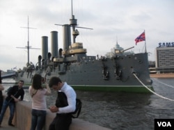 十月革命象征，阿芙乐尔巡洋舰(美国之音白桦)。