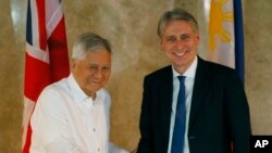 英國外相哈蒙德與菲律賓外長羅薩里奧會面