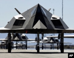 功成隐退的F-117攻击机