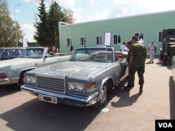 苏联时代使用的海鸥牌敞篷阅兵汽车（美国之音白桦拍摄）