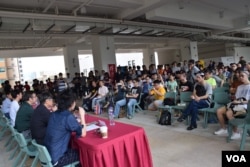 約有200人參與浸會大學學生會舉辦的六四論壇。（美國之音湯惠芸攝）