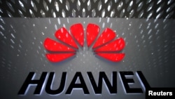 深圳国际机场的华为标识（2019年7月22日）