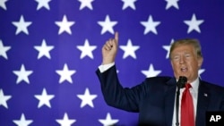 特朗普总统在北达科他州法戈的一次募款活动上讲话。（2019年9月7日）