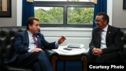 美國眾議院外交委員會主席羅伊斯與世界衛生組織總幹事阿達諾姆會面 ( 美國眾議院外交委員會)