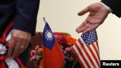 美国会众议院外交委员会主席罗伊斯与台湾立法院院长苏嘉全在台北举行会晤。（2018年3月27日）