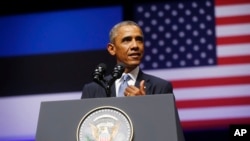 美國總統奧巴馬在愛沙尼亞首都塔林舉行的記者會上講話