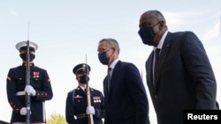 美国国防部长奥斯汀欢迎北约秘书长斯托尔滕贝格(Jens Stoltenberg)到访（路透社2021年10月4日）