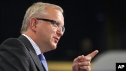 歐盟委員會負責經濟事務的副主席雷恩（資料照片）