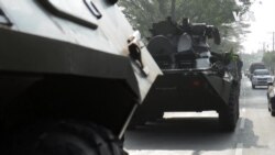 緬甸士兵向抗議人群開火