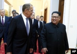 俄羅斯外長拉夫羅夫在平壤會晤北韓領導人金正恩。（2018年5月31日）