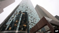 罕見風暴在美國德州休士頓造成破壞