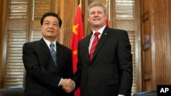加拿大總理哈珀曾於2010年訪問中國(資料圖片)
