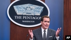 美國五角大樓發言人約翰·科比在一次新聞發布會上講話。（2021年7月12日）