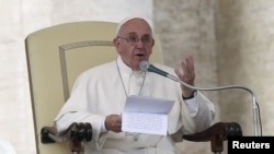 羅馬天主教教宗方濟各10月14日星期三﹐在梵蒂岡聖伯多祿廣場每週講話中。