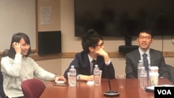 羅冠聰（右一）與周庭（左一）在喬治城大學發表題為“香港向威權主義轉向”的演講，向與會者分享他們的個人經歷和對香港未來的看法。