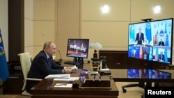 俄羅斯總統普京在莫斯科參加線上舉行的集體安全條約組織商討哈薩克斯坦局勢的特別會議。 （2022年1月10日）