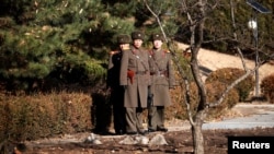 朝鮮半島軍事分界線板門店北韓一側的執勤軍人。