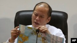 សិស្ស​ឥណ្ឌា​ឈរ​ថត​រូប នៅ​មហាវិទ្យាល័យ​មួយ​នៅ​ក្នុង​ក្រុង Chennai នៅ​មុន​ទិវា​សិទ្ធិ​នារី​អន្តរជាតិ។